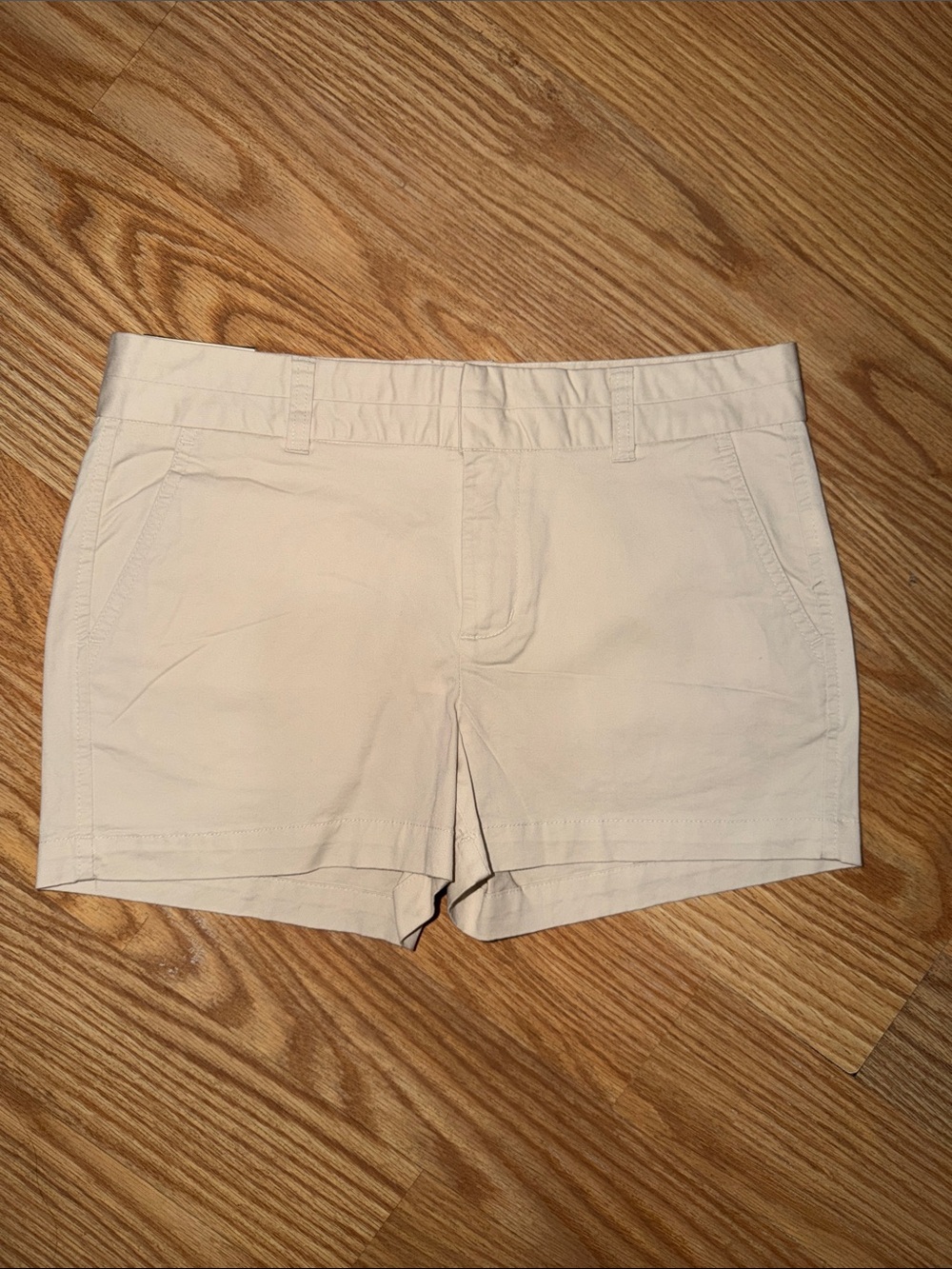 NWT GAP Women's Cream Chino Shorts